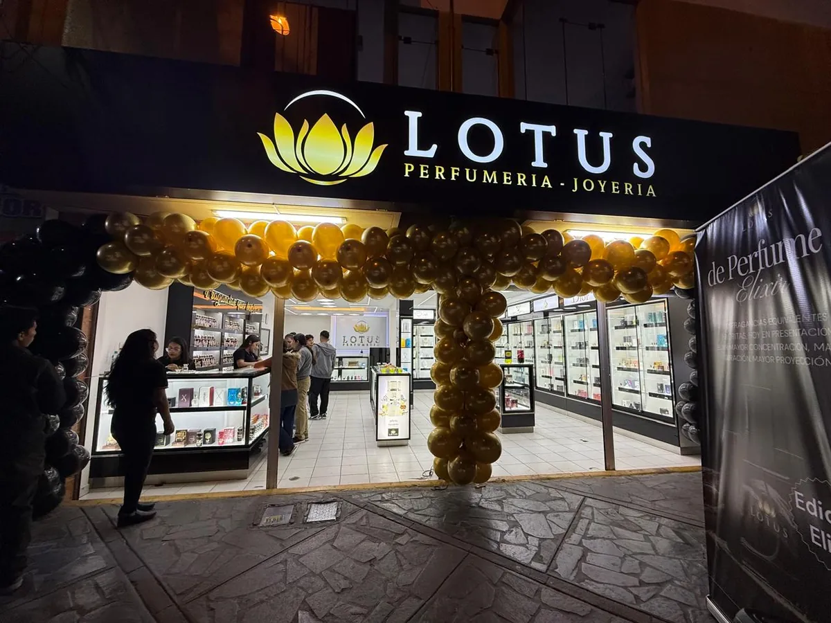 Lotus Miraflores
